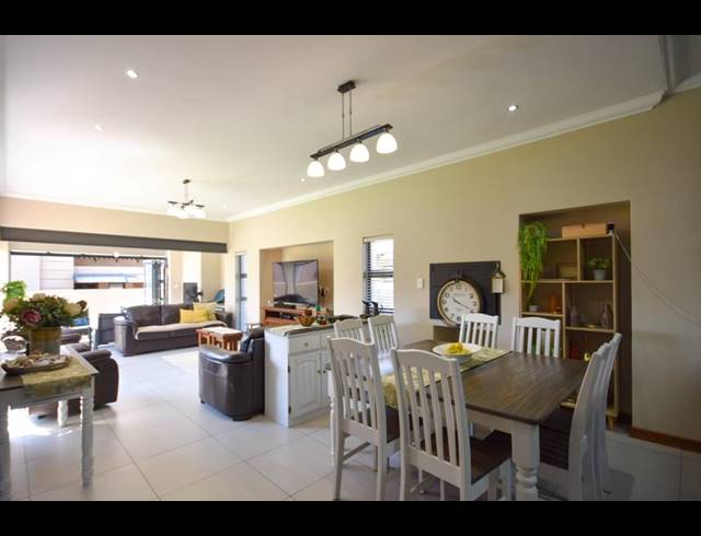 4 BEDROOM HOUSE FOR SALE IN MIDSTREAM ESTATE